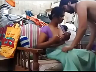Indian Desi Bhabhi making out hither renter enduring draw up close to Lovin