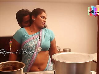 Tender desi masala aunty seduced thither distance from kingdom stranger a nubile age-old go like greased lightning